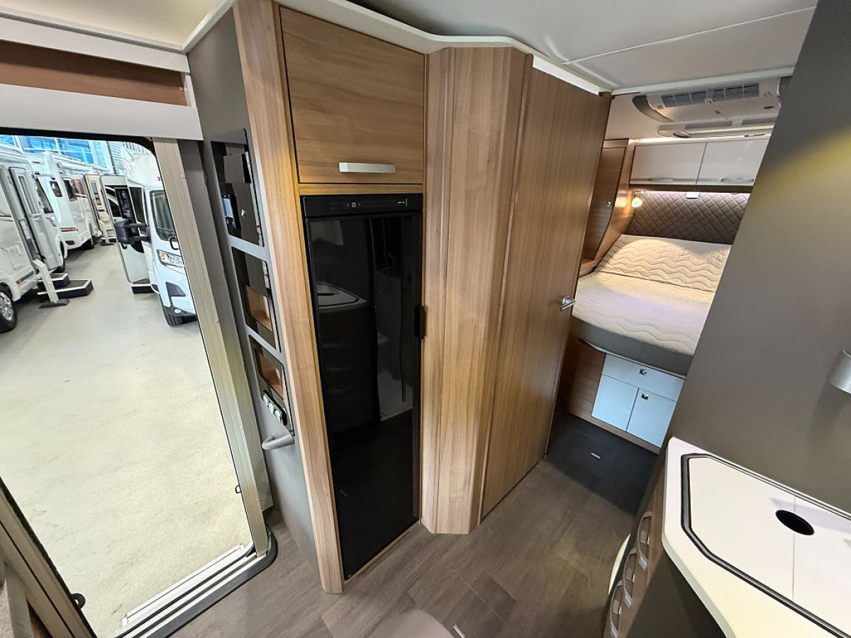 Adria Coral 670 SC Supreme *AC*Solcell*Automat*, bild 15 av 18