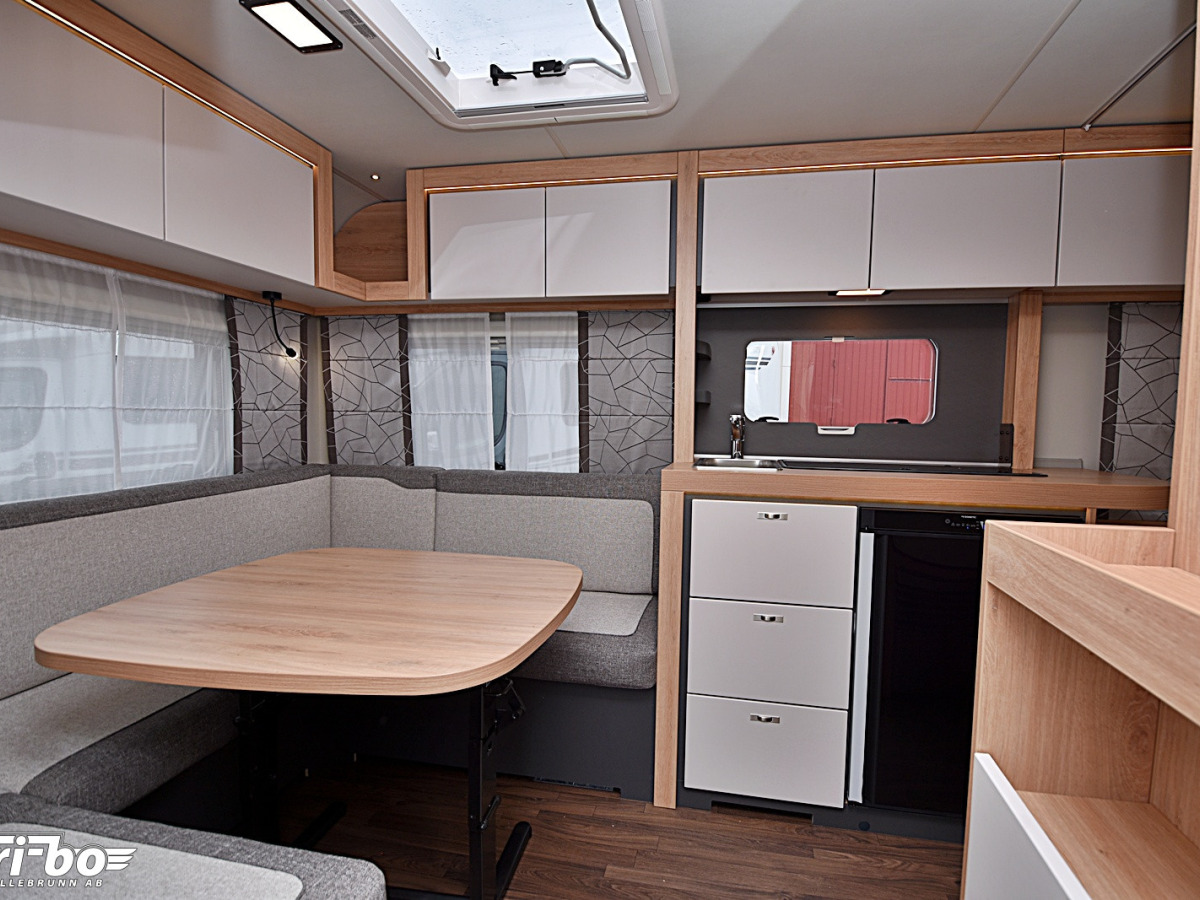 Knaus 450 FU Sport, Dubbelbädd, bild 4 av 29