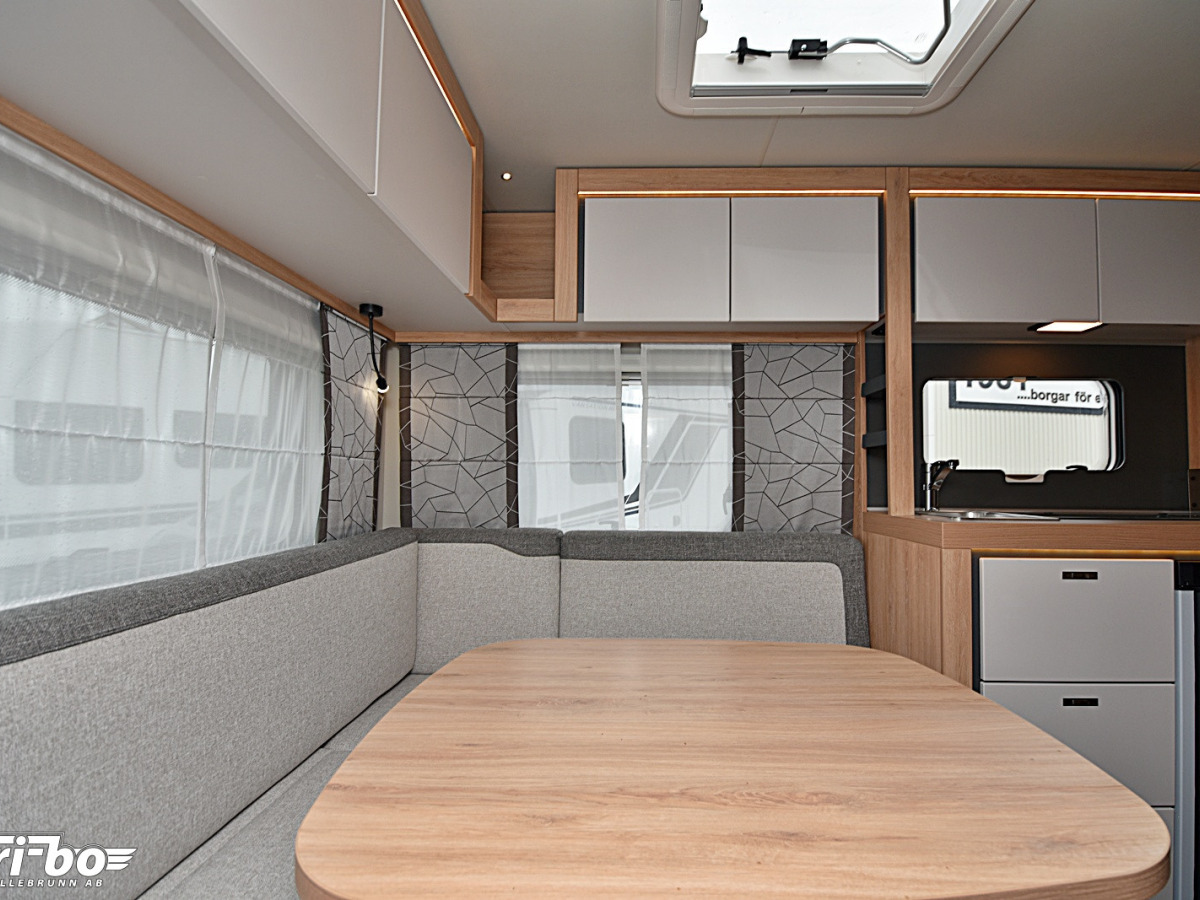 Knaus 450 FU Sport, Dubbelbädd, bild 7 av 29