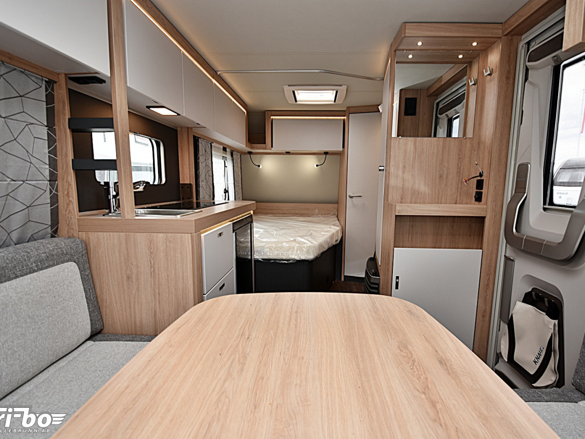 Knaus 450 FU Sport, Dubbelbädd, bild 9 av 29