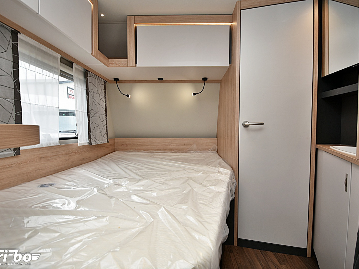 Knaus 450 FU Sport, Dubbelbädd, bild 15 av 29