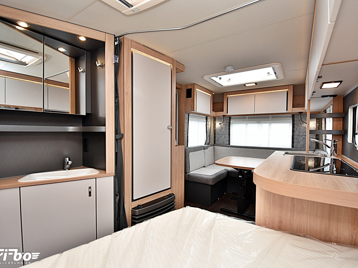 Knaus 450 FU Sport, Dubbelbädd, bild 18 av 29
