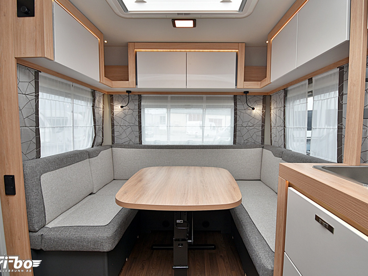 Knaus 450 FU Sport, Dubbelbädd, bild 23 av 29