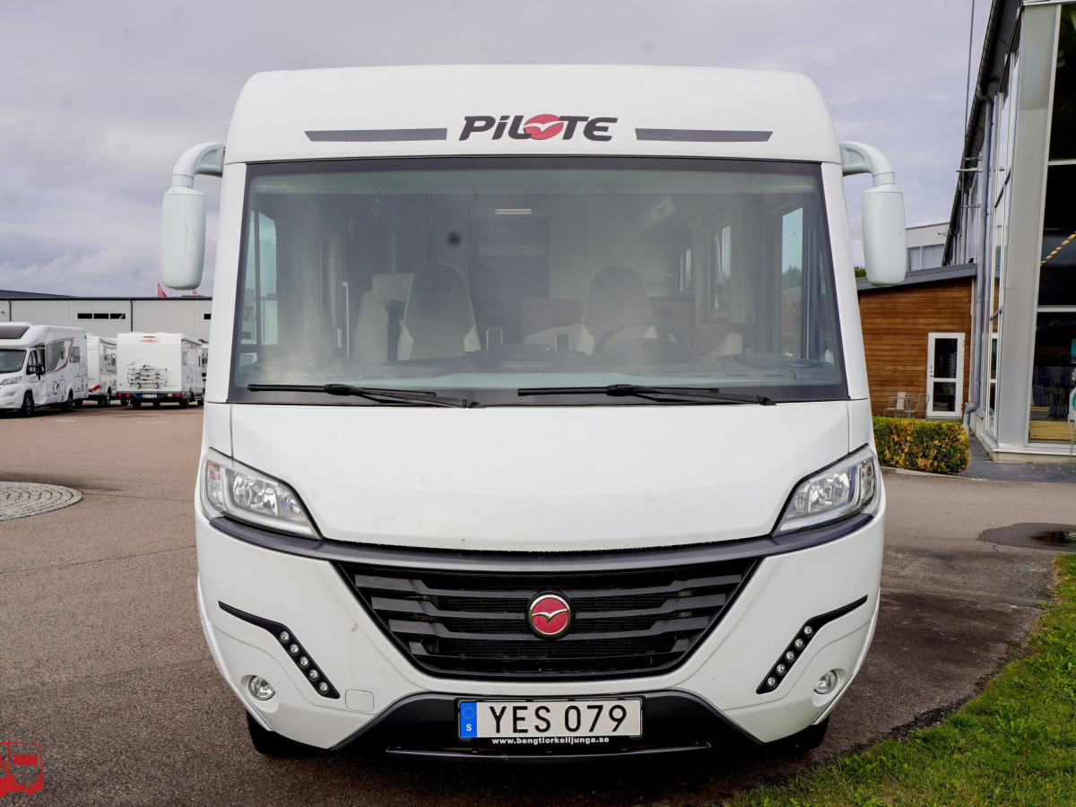 Pilote G 740 GJ Långbäddar Automat AC x2 Dragkrok, bild 26 av 42