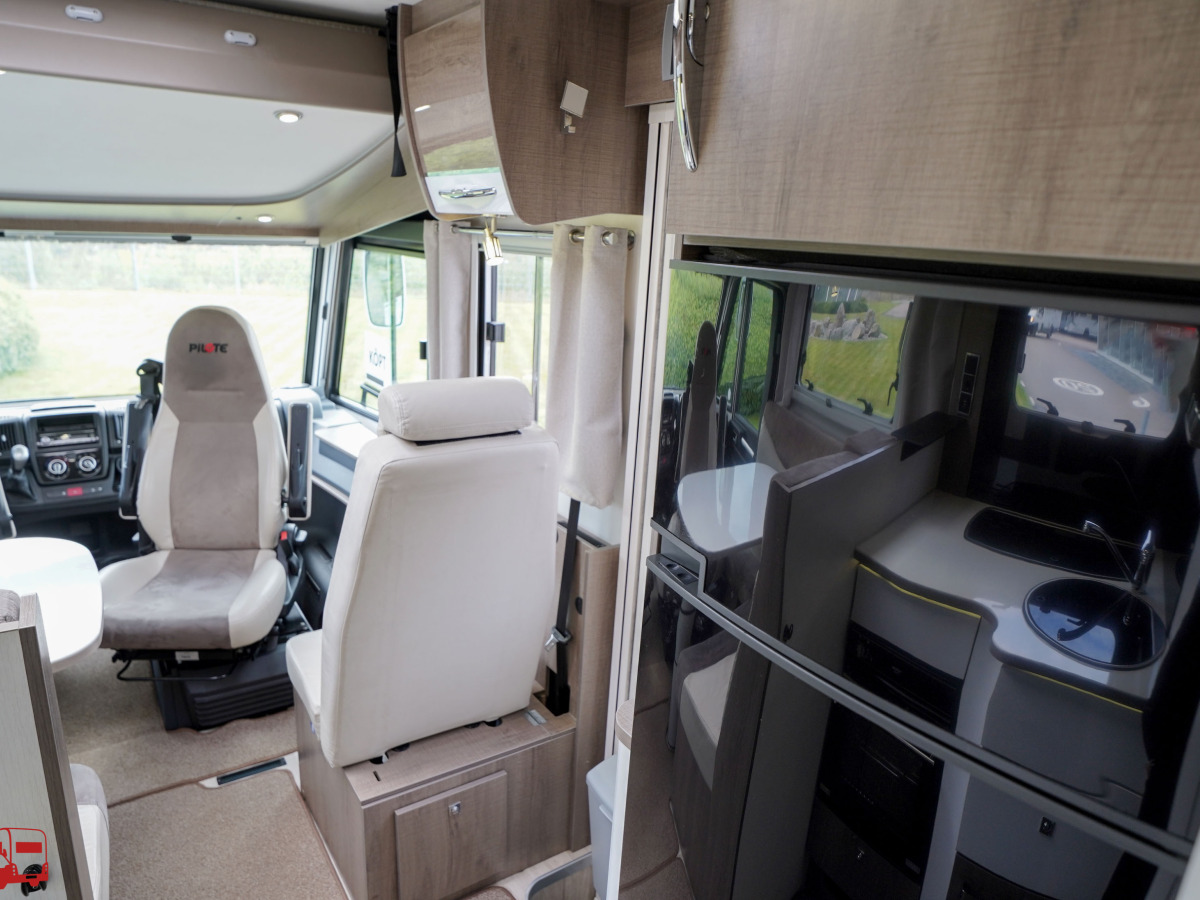 Pilote G 740 GJ Långbäddar Automat AC x2 Dragkrok, bild 13 av 42
