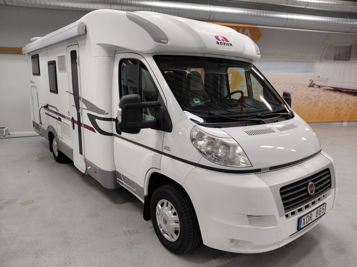 Adria CORAL S 690SC, bild 1 av 12