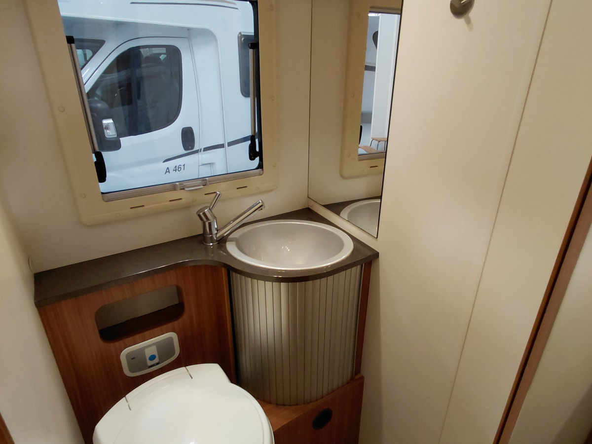 Adria CORAL S 690SC, bild 10 av 12