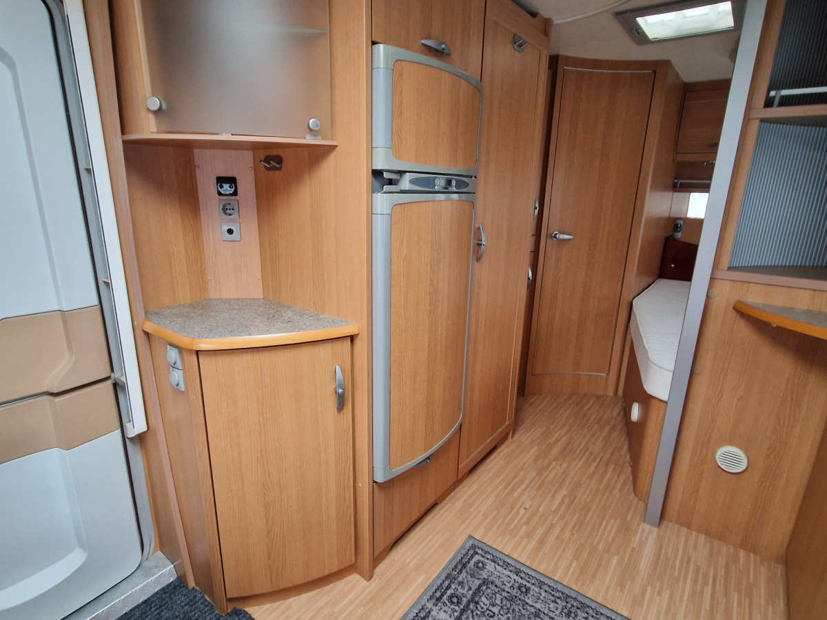 Knaus ROYALE 560 UF / ALDE / AC, bild 4 av 6