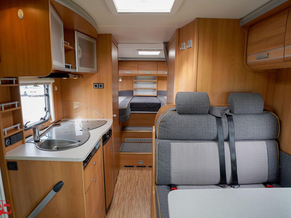 Dethleffs T 6611 Långbäddar, bild 8 av 38