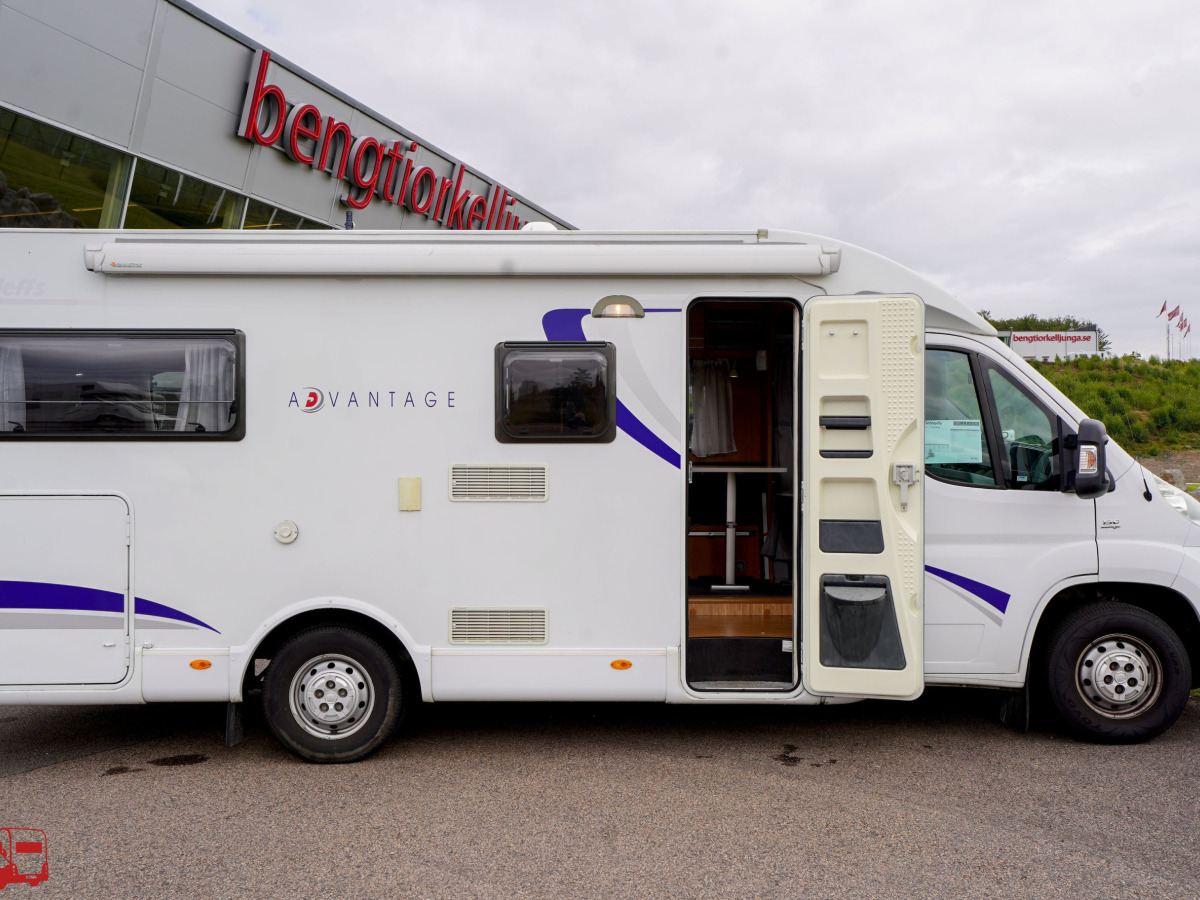 Dethleffs T 6611 Långbäddar, bild 4 av 38