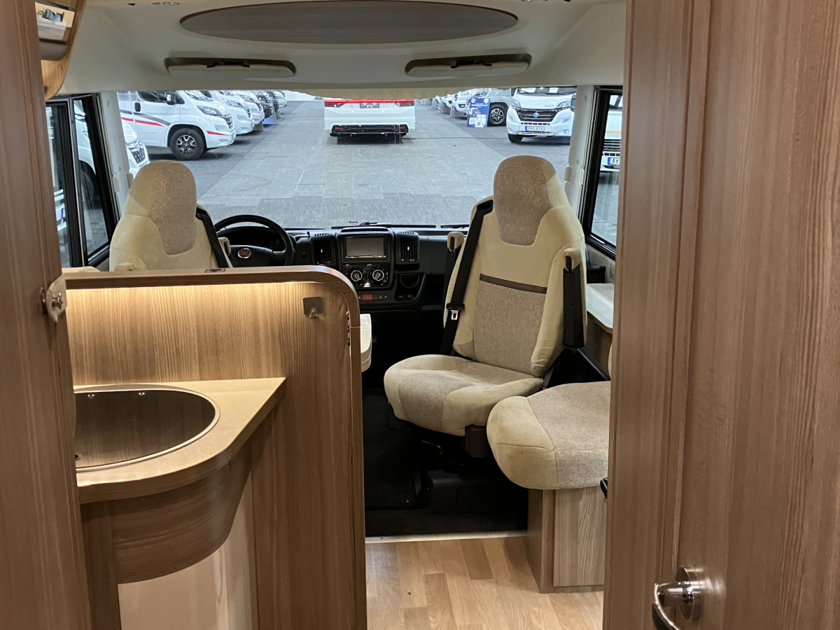 Rapido 880, bild 15 av 16
