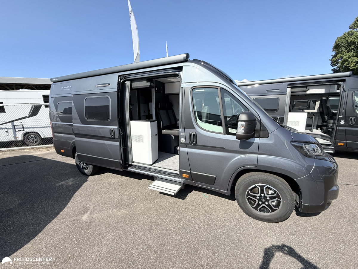 Adria TWIN SUPREME 640 SLB /160 hk Inkommande November, bild 1 av 12