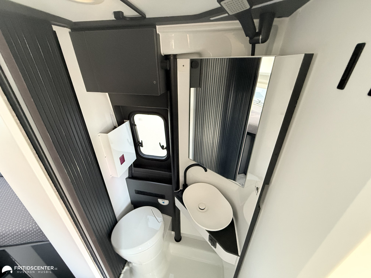 Adria TWIN SUPREME 640 SLB /160 hk Inkommande November, bild 4 av 12