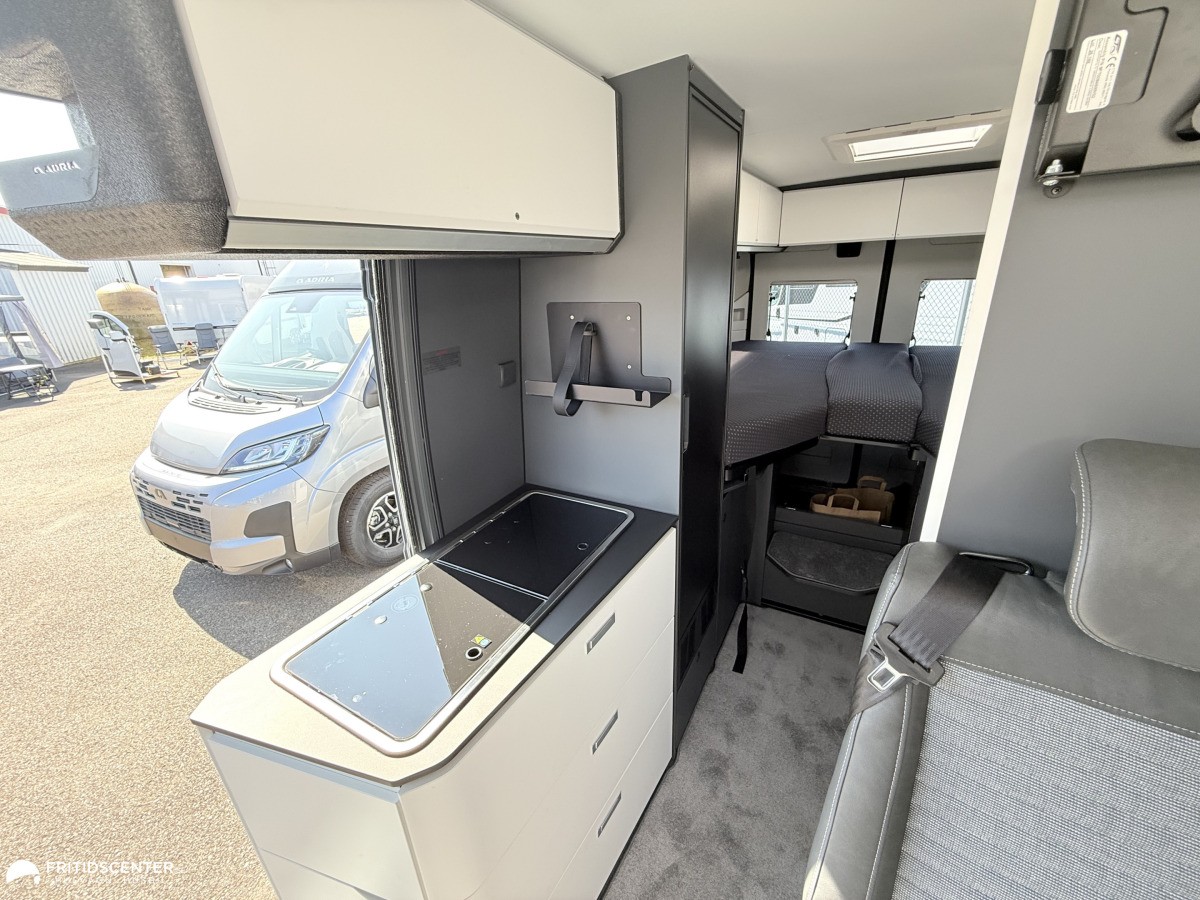 Adria TWIN SUPREME 640 SLB /160 hk Inkommande November, bild 9 av 12
