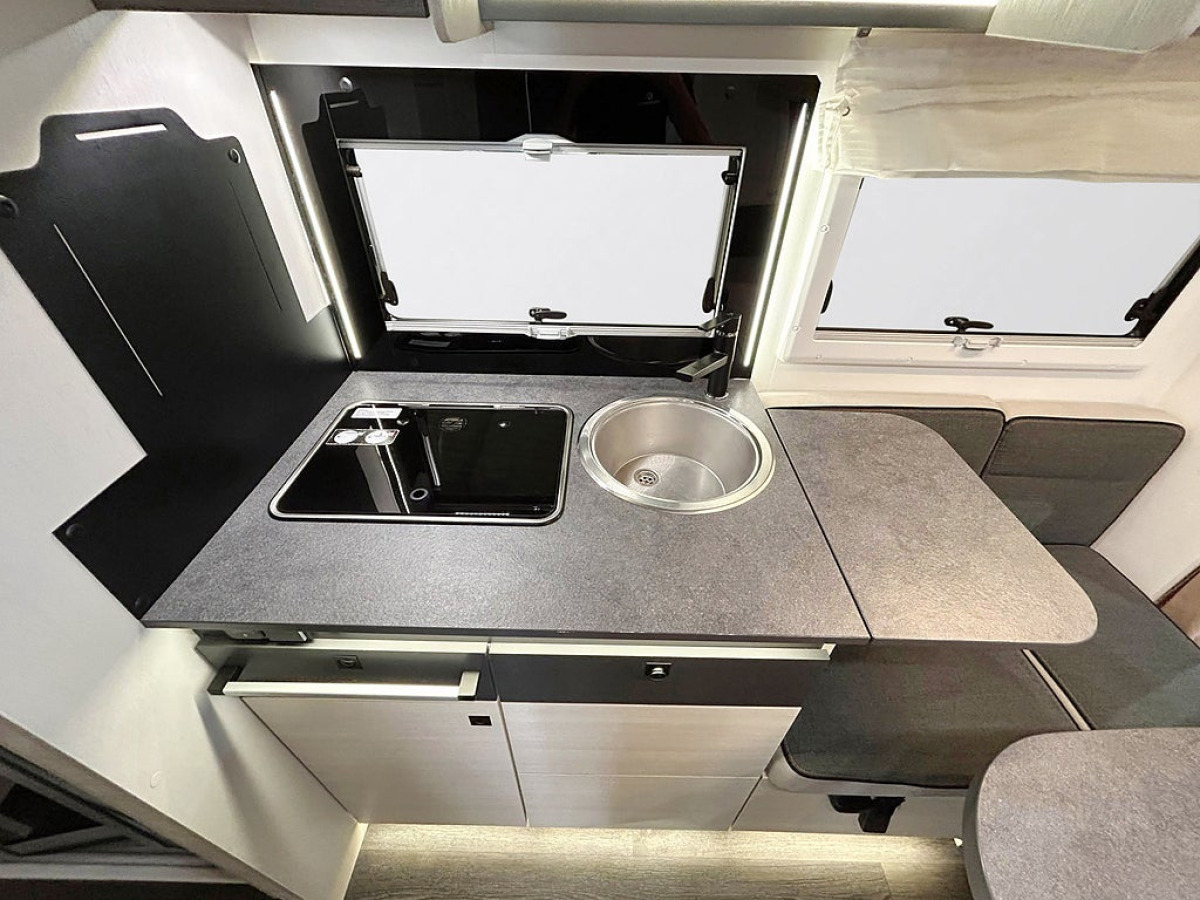 CHALLENGER 337 GRAPHITE ULTIMATE 170hk AUTOMAT Cykelställ Solcell, bild 10 av 39