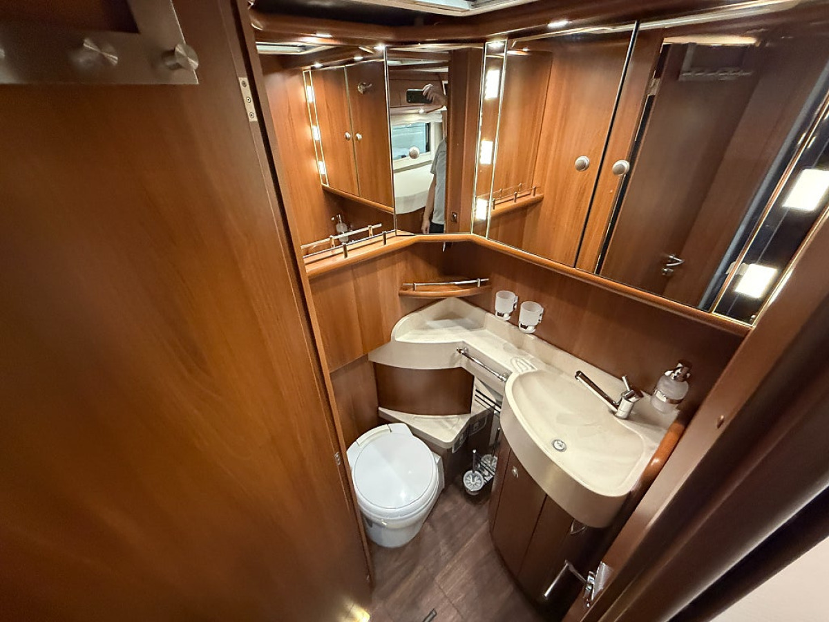 Carthago Chic e-line I 50 LE Yachting *Solcell*Automat*Långbädd*, bild 13 av 23