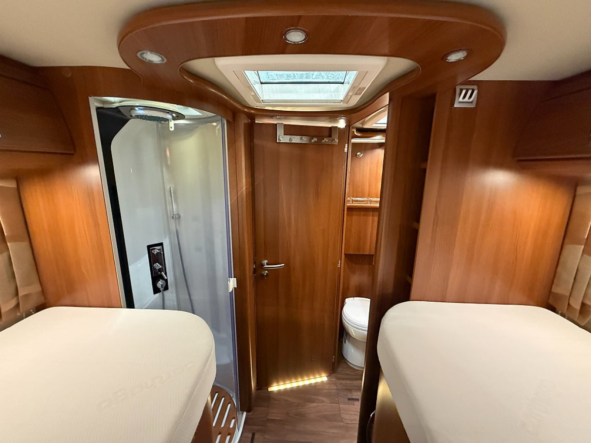 Carthago Chic e-line I 50 LE Yachting *Solcell*Automat*Långbädd*, bild 14 av 23