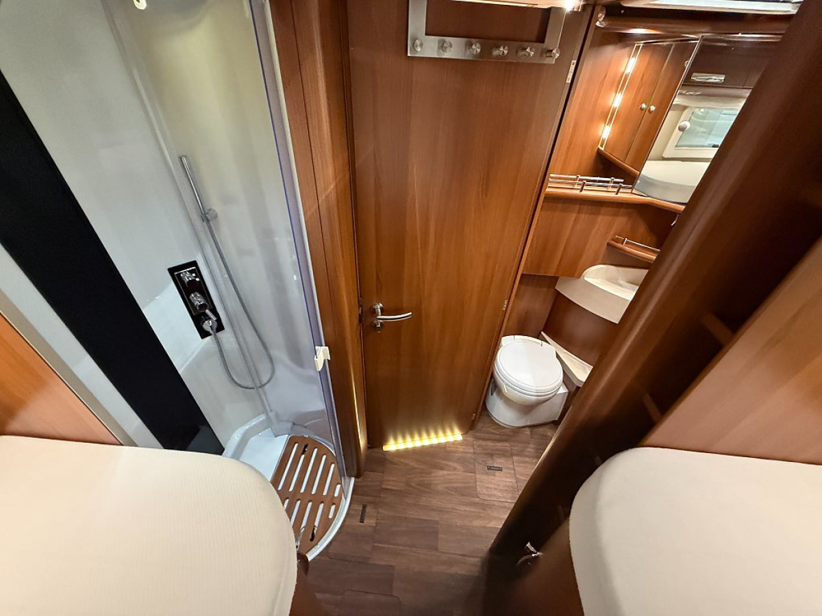 Carthago Chic e-line I 50 LE Yachting *Solcell*Automat*Långbädd*, bild 15 av 23