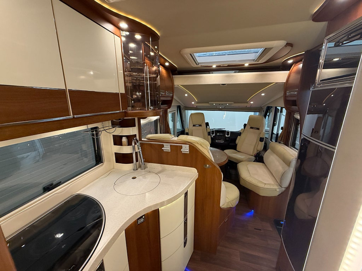 Carthago Chic e-line I 50 LE Yachting *Solcell*Automat*Långbädd*, bild 16 av 23