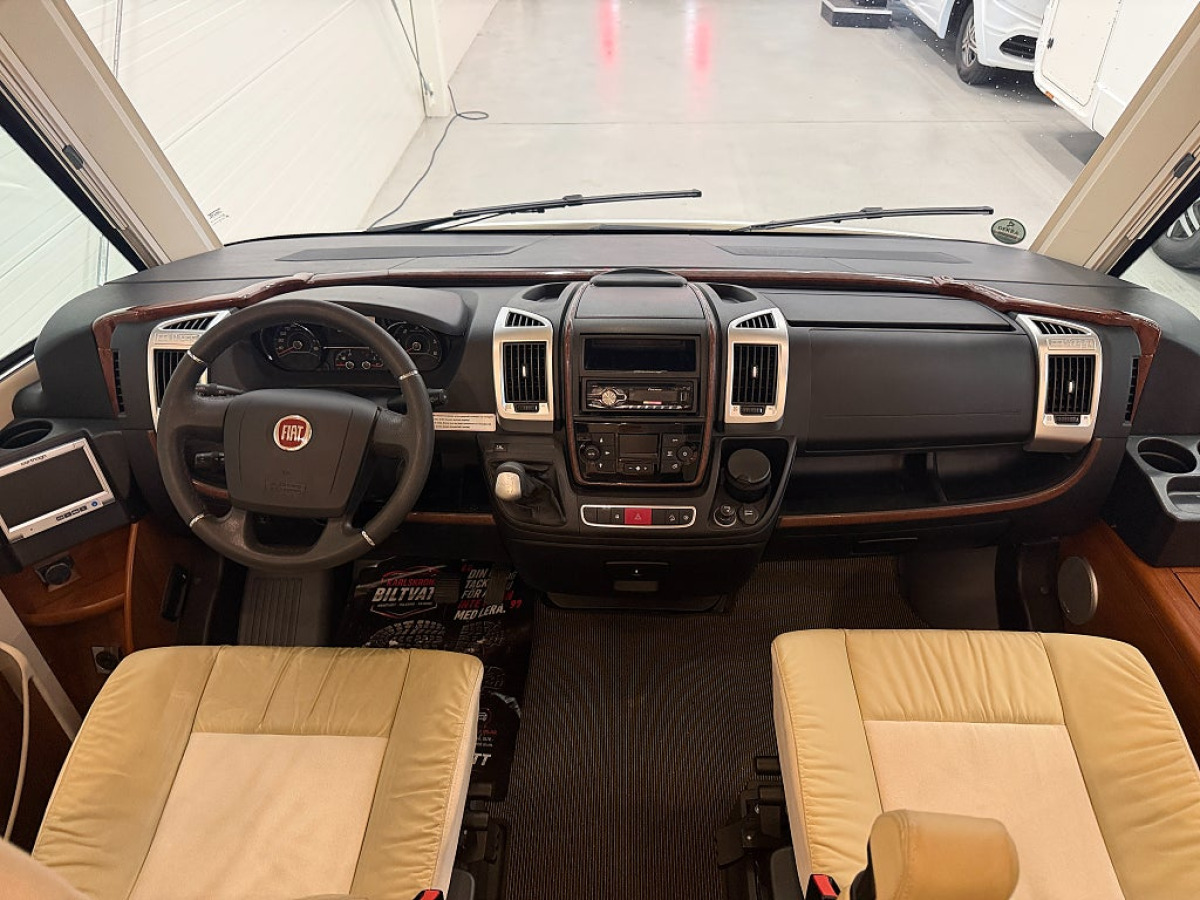 Carthago Chic e-line I 50 LE Yachting *Solcell*Automat*Långbädd*, bild 18 av 23