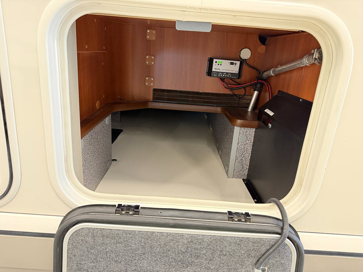Carthago Chic e-line I 50 LE Yachting *Solcell*Automat*Långbädd*, bild 19 av 23
