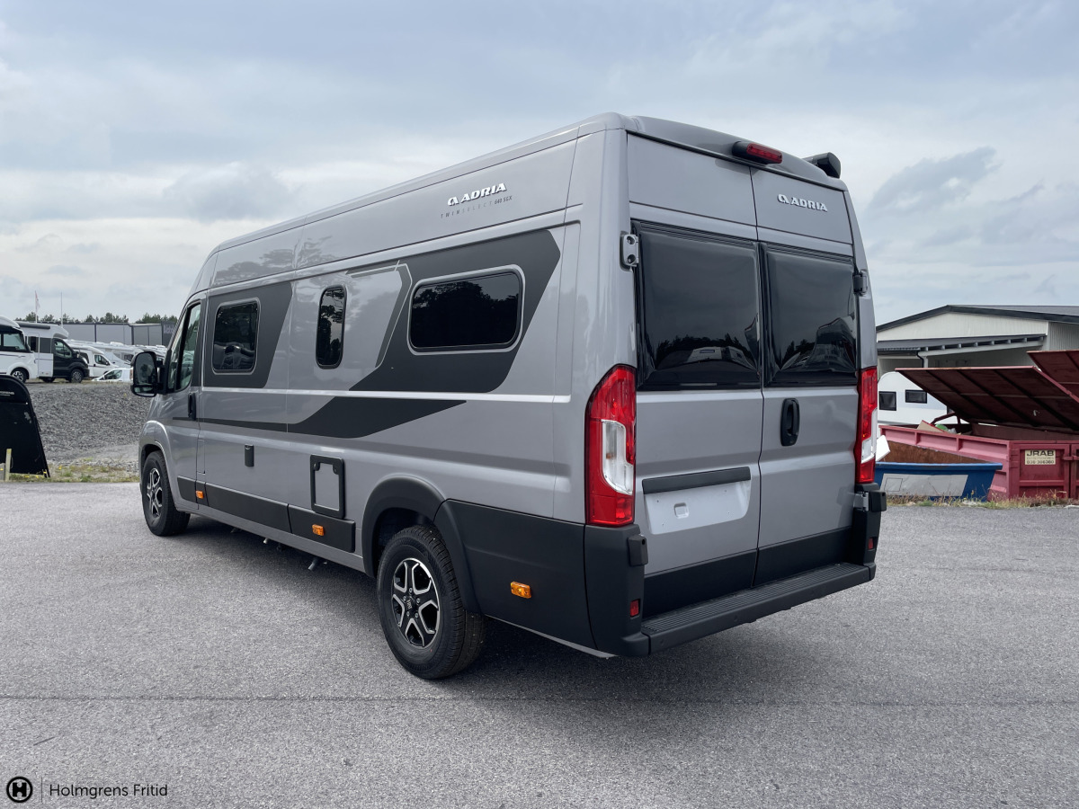 Adria TWIN SELECT 640 SGX, bild 4 av 26