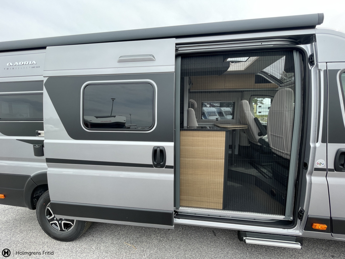 Adria TWIN SELECT 640 SGX, bild 7 av 26