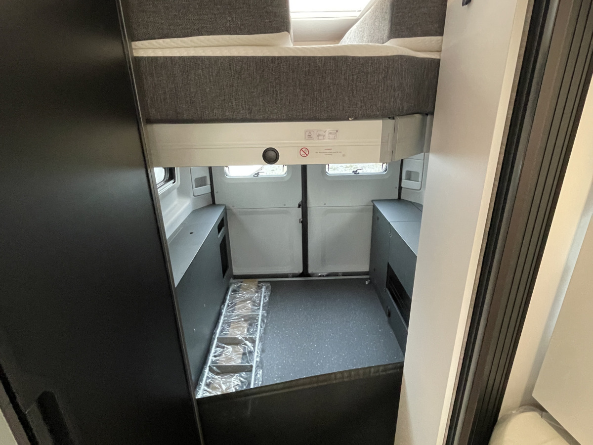 Adria TWIN SELECT 640 SGX, bild 16 av 26