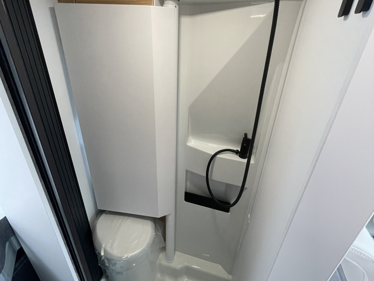 Adria TWIN SELECT 640 SGX, bild 18 av 26
