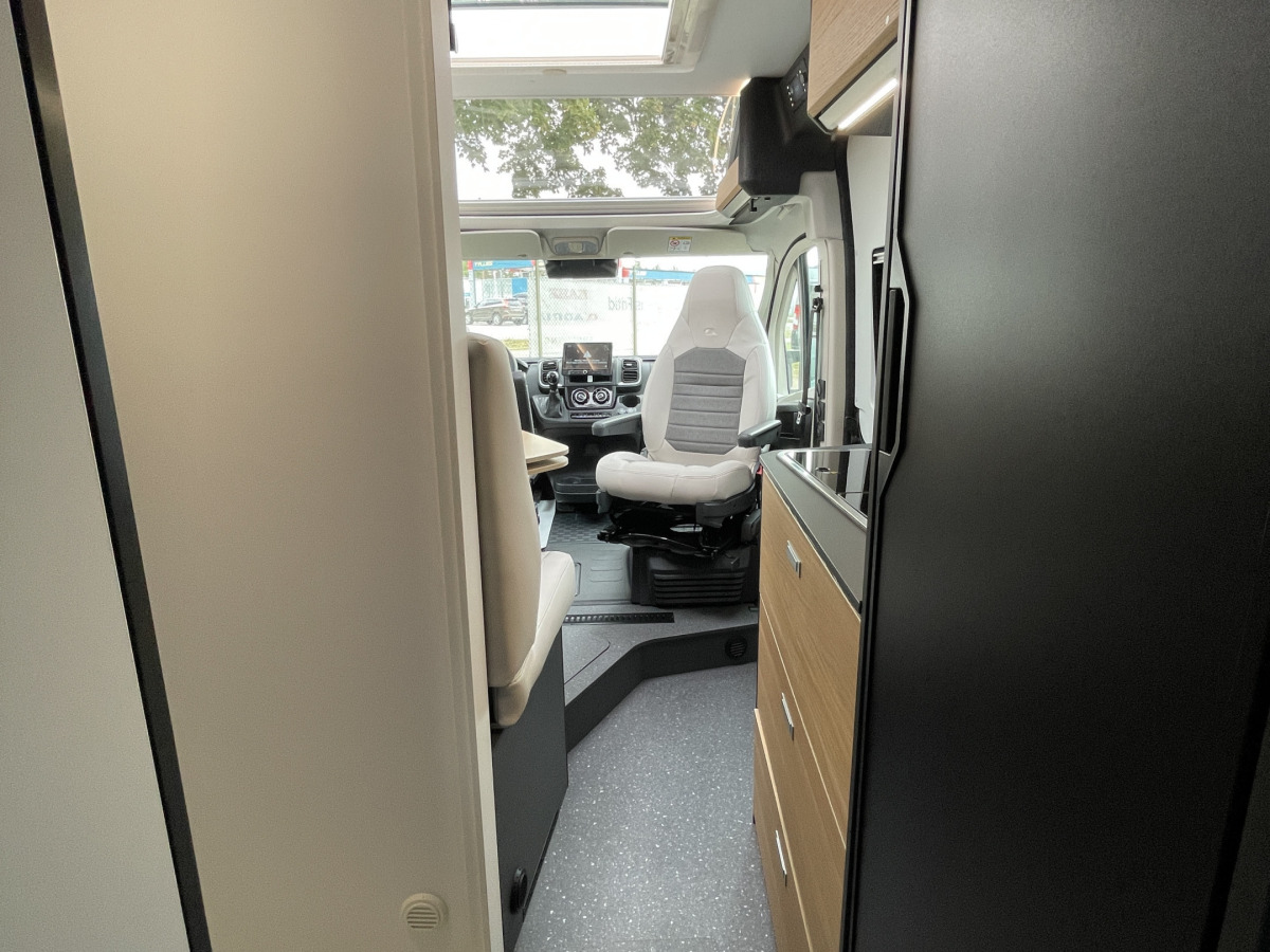 Adria TWIN SELECT 640 SGX, bild 21 av 26