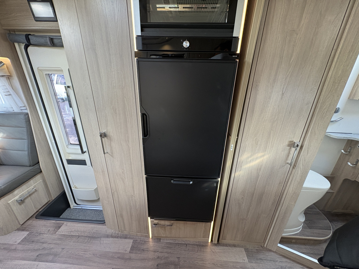 KABE KABE TMMI 810 LXL (cinderella, 540ah lithium, 4x solcell), bild 10 av 18