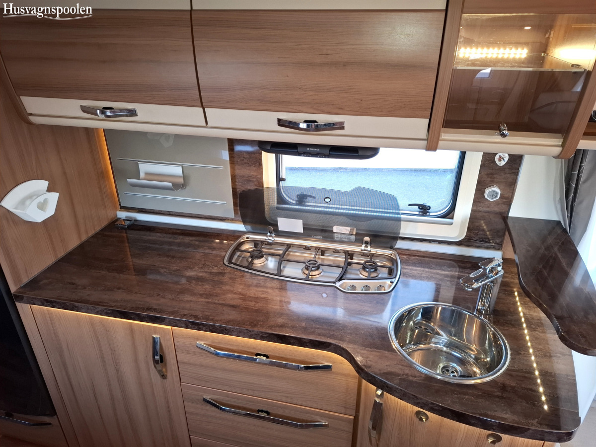 Knaus 650 UDF Südwind Exclusive Scandinavian Selection Välutrustad, bild 10 av 12