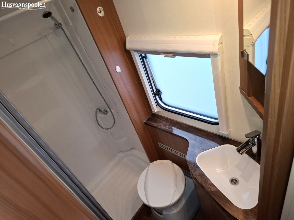 Knaus 650 UDF Südwind Exclusive Scandinavian Selection Välutrustad, bild 12 av 12
