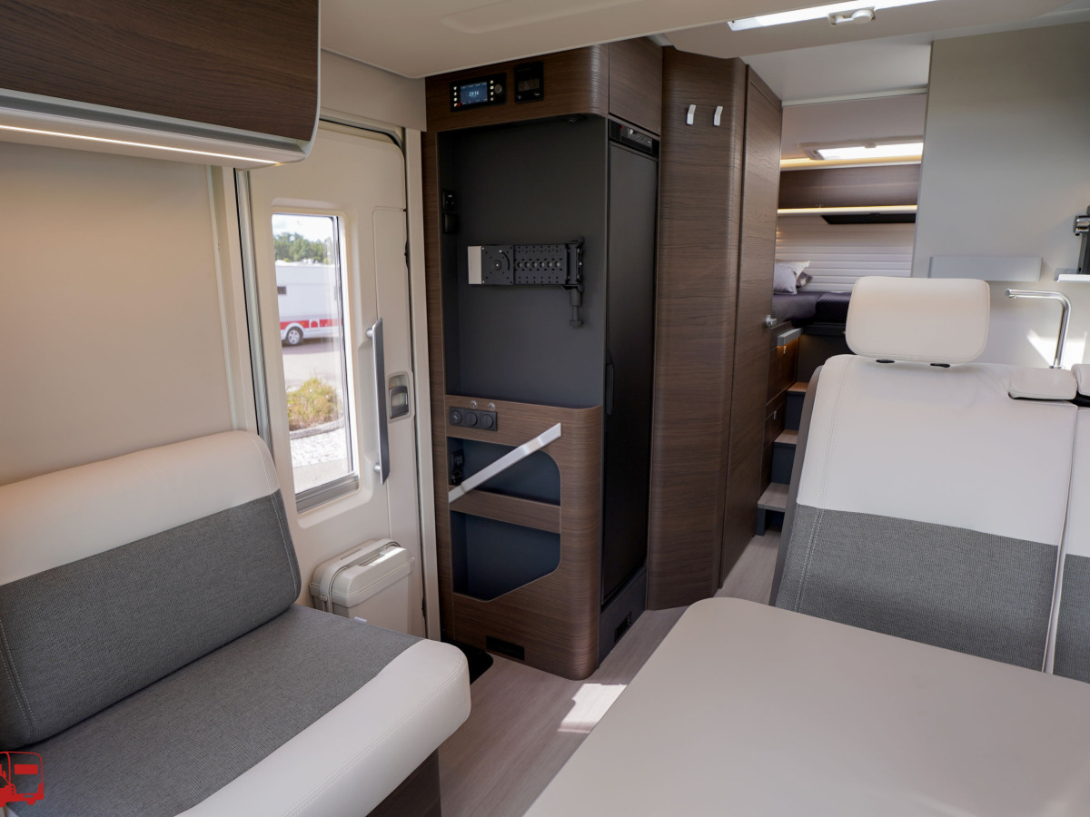 Adria MATRIX SUPREME 670 SL - Fiat MultiJet3 140HP (103kW) HD 43H, bild 6 av 46