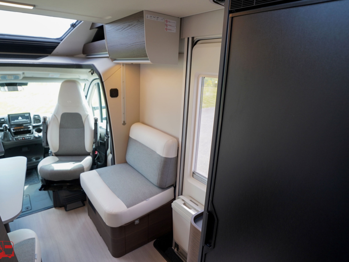 Adria MATRIX SUPREME 670 SL - Fiat MultiJet3 140HP (103kW) HD 43H, bild 39 av 46