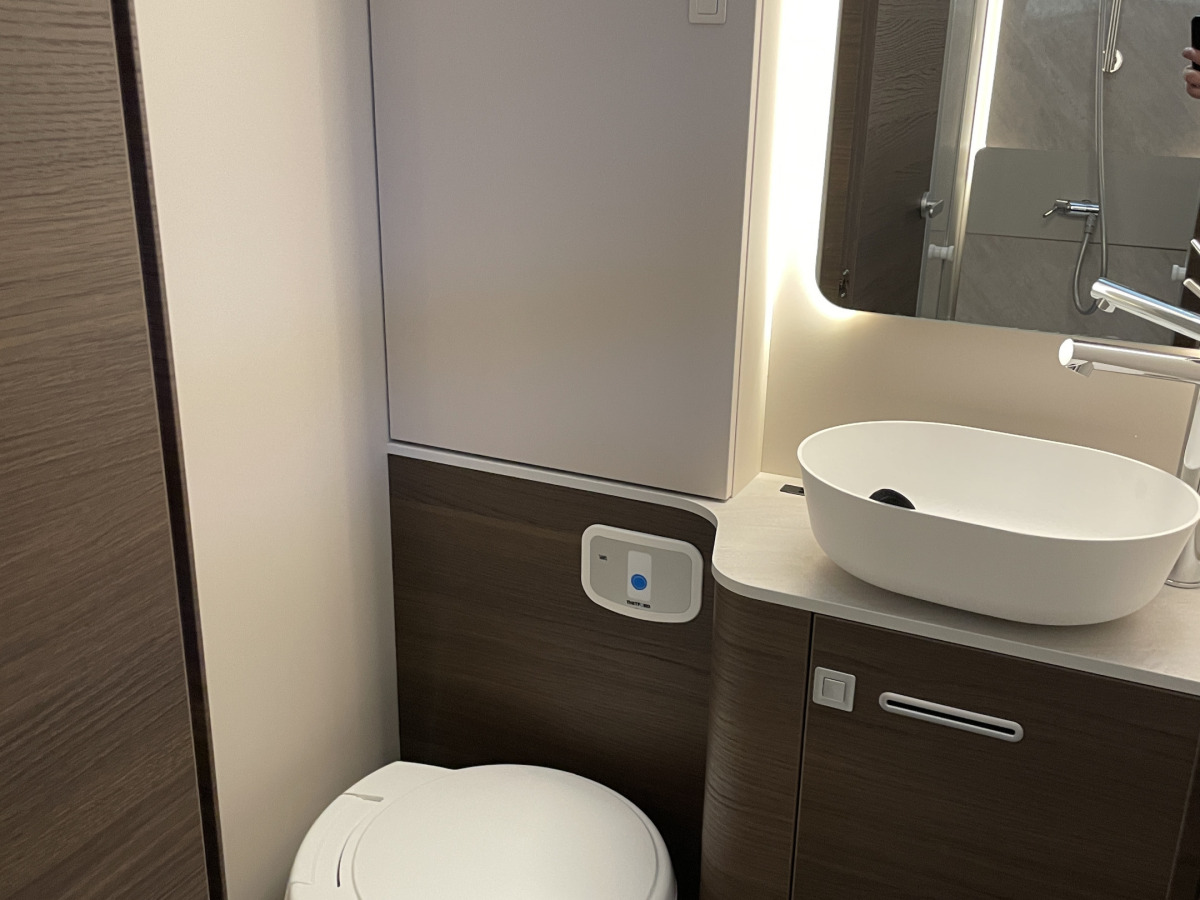 Adria MATRIX SUPREME 670 SL, bild 13 av 14