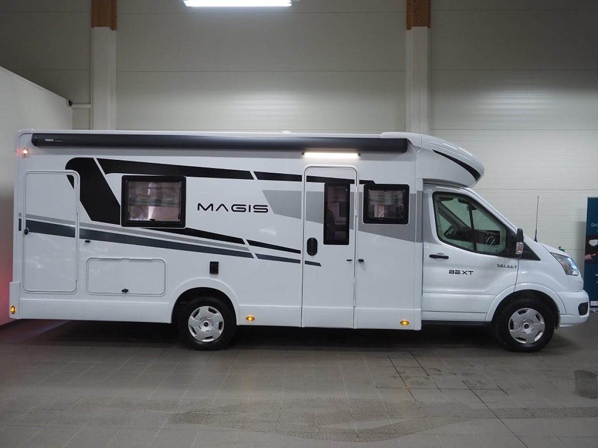 Ci Magis 82 XT Aut I ALDE I 3500kg I Låga långbäddar I Taksäng, bild 2 av 21