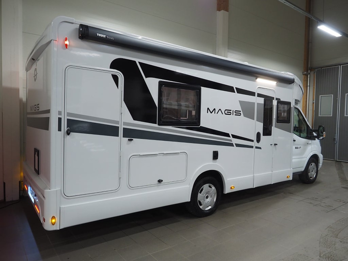 Ci Magis 82 XT Aut I ALDE I 3500kg I Låga långbäddar I Taksäng, bild 3 av 21