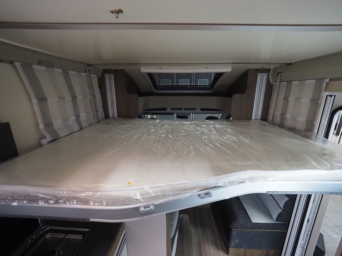 Ci Magis 82 XT Aut I ALDE I 3500kg I Låga långbäddar I Taksäng, bild 16 av 21