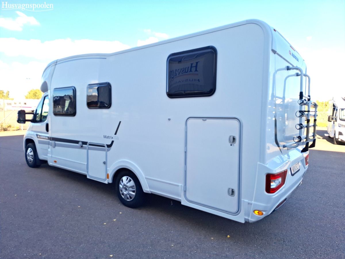 Adria MATRIX M 670SL Långbäddar, Taksäng, Cykelställ, bild 2 av 17