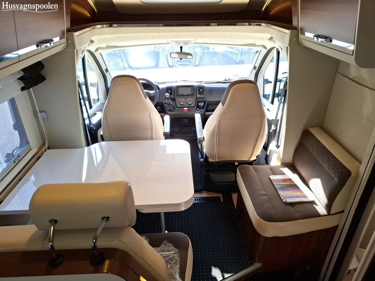 Adria MATRIX M 670SL Långbäddar, Taksäng, Cykelställ, bild 5 av 17
