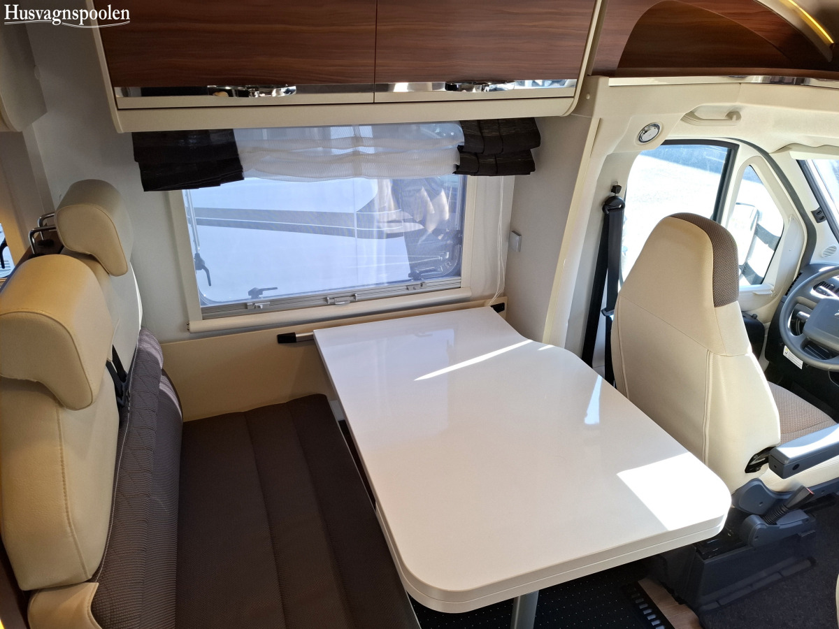 Adria MATRIX M 670SL Långbäddar, Taksäng, Cykelställ, bild 6 av 17