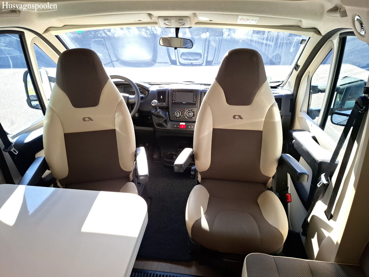 Adria MATRIX M 670SL Långbäddar, Taksäng, Cykelställ, bild 7 av 17