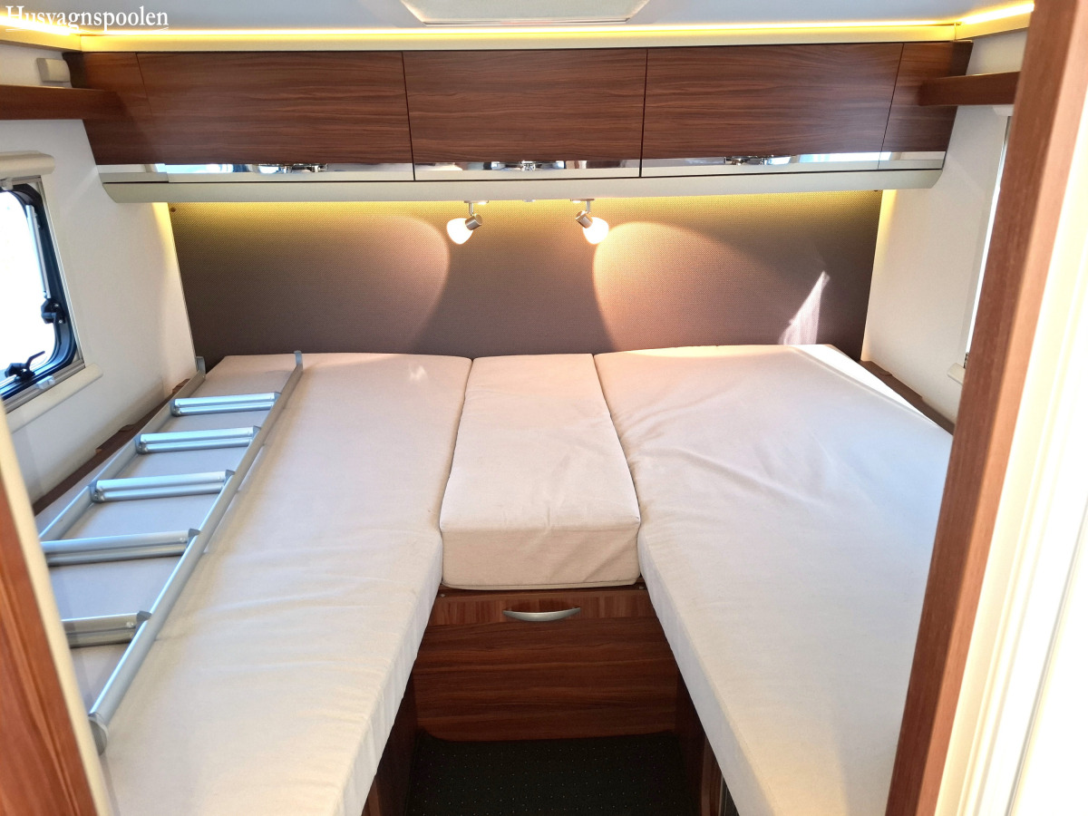 Adria MATRIX M 670SL Långbäddar, Taksäng, Cykelställ, bild 10 av 17