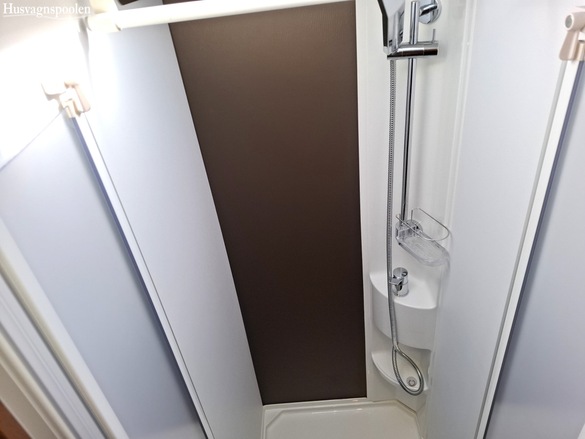 Adria MATRIX M 670SL Långbäddar, Taksäng, Cykelställ, bild 12 av 17