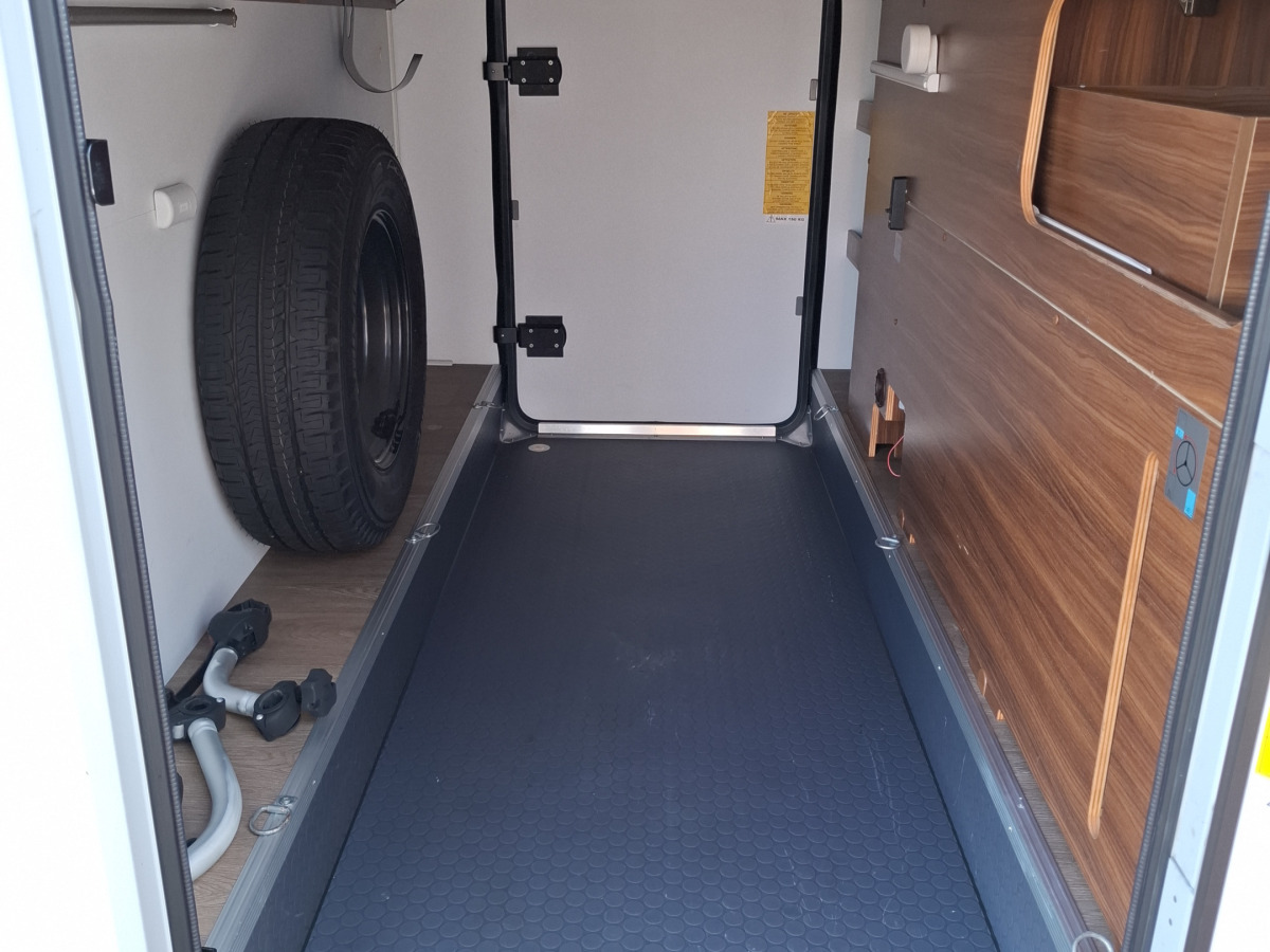 Adria MATRIX M 670SL Långbäddar, Taksäng, Cykelställ, bild 17 av 17