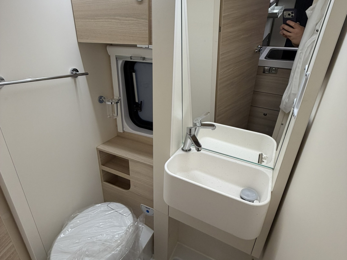 Eura Mobil VAN 635 EB, bild 13 av 17