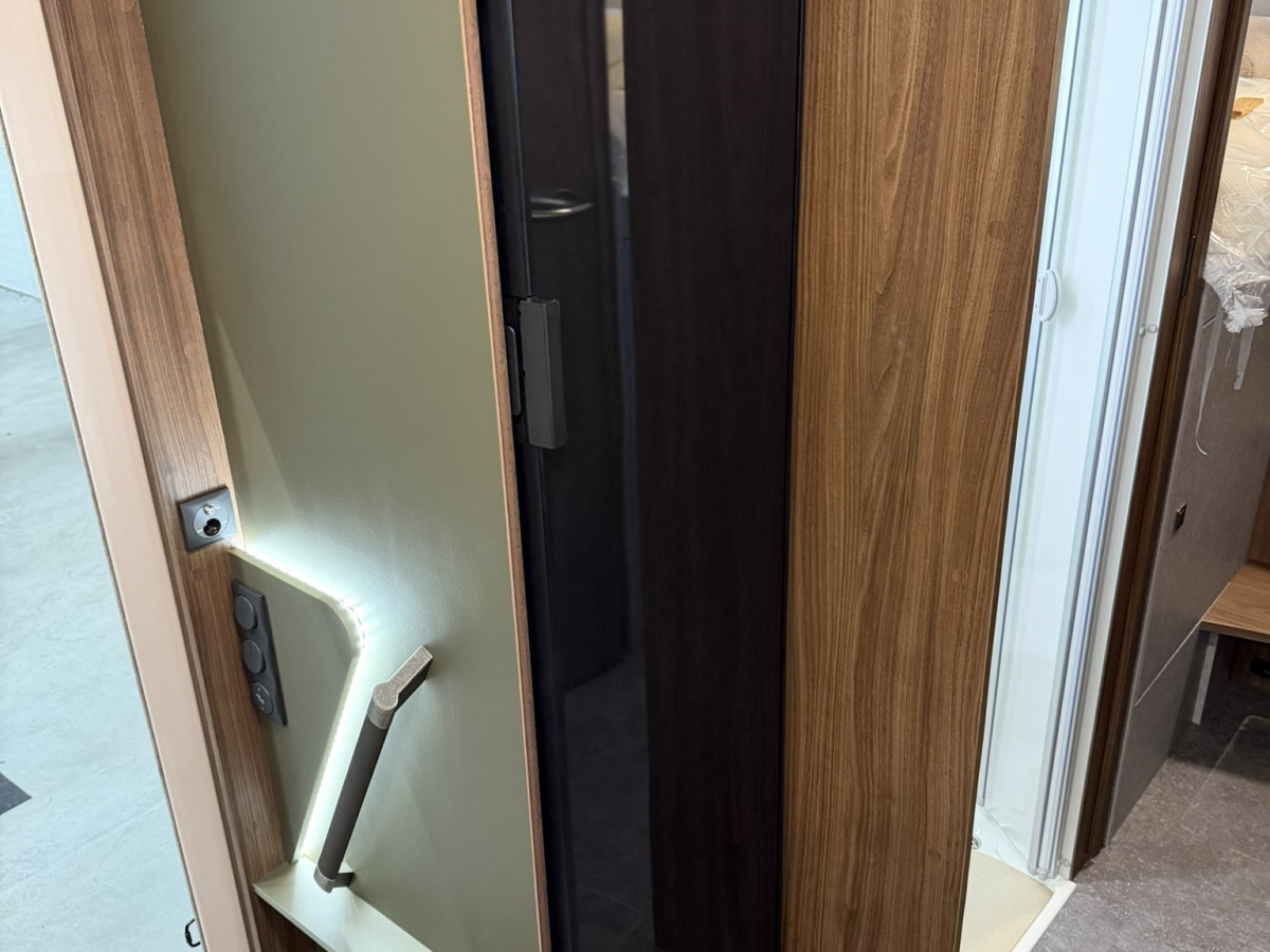 Eura Mobil Profila T 726 EF MB, bild 12 av 17