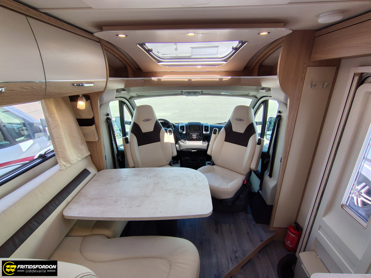 LMC T 663, Grey Edition 150, bild 8 av 19