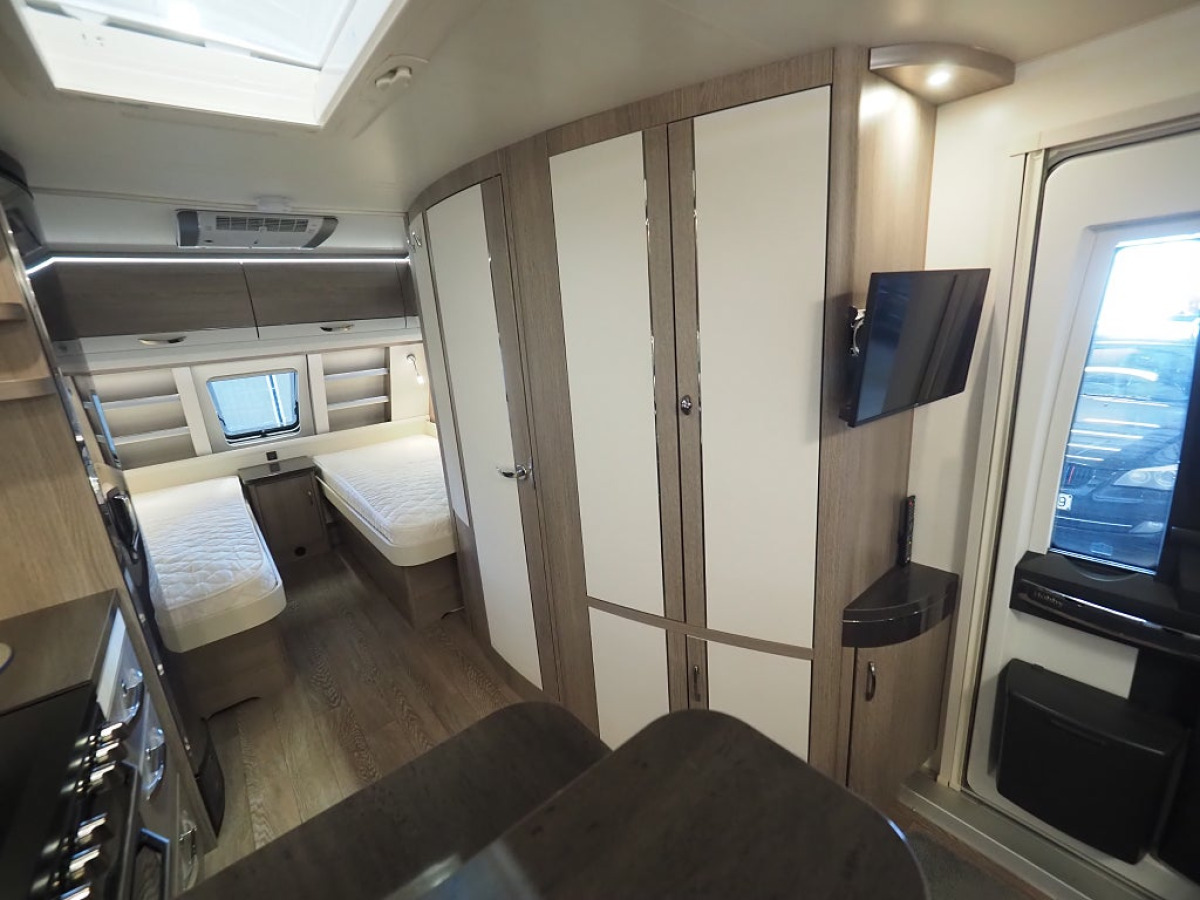 Hobby Prestige 620 CL ALDE I Golvvärme I Markis, bild 9 av 16